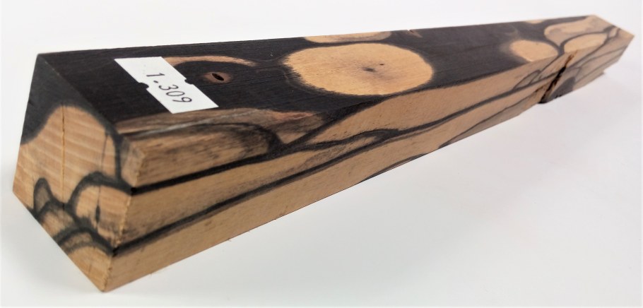 Лунный Эбен дерево