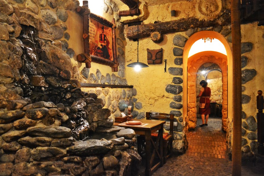 Кафе Ереване в старинном стиле