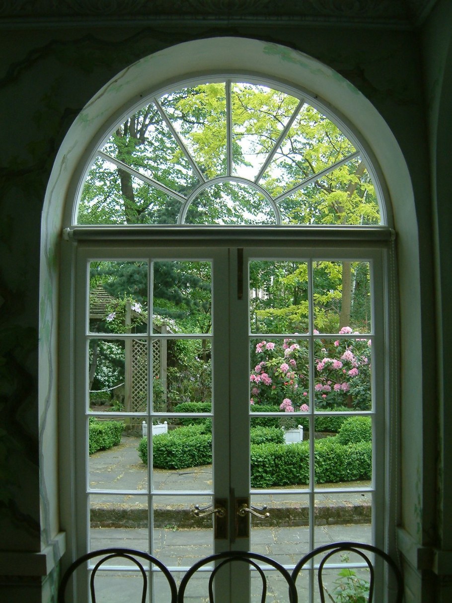 Арочные окна в старых домах