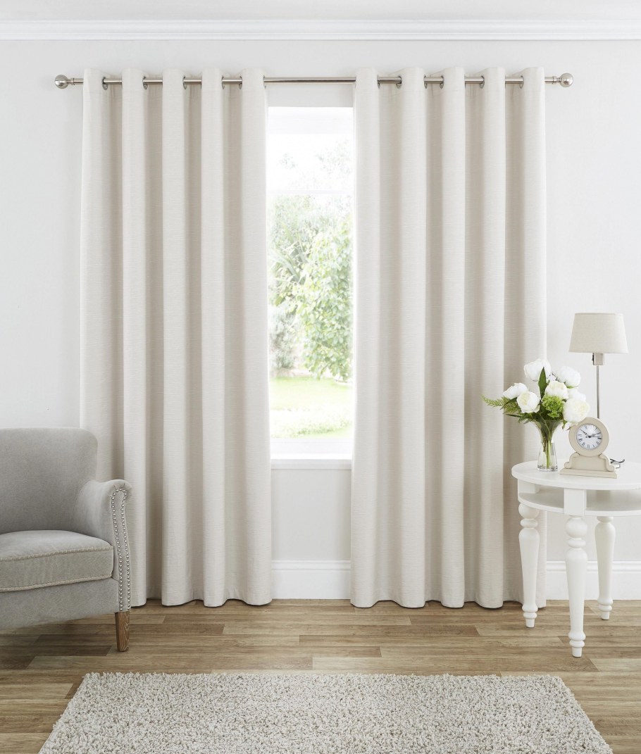 Шторы в белую гостиную