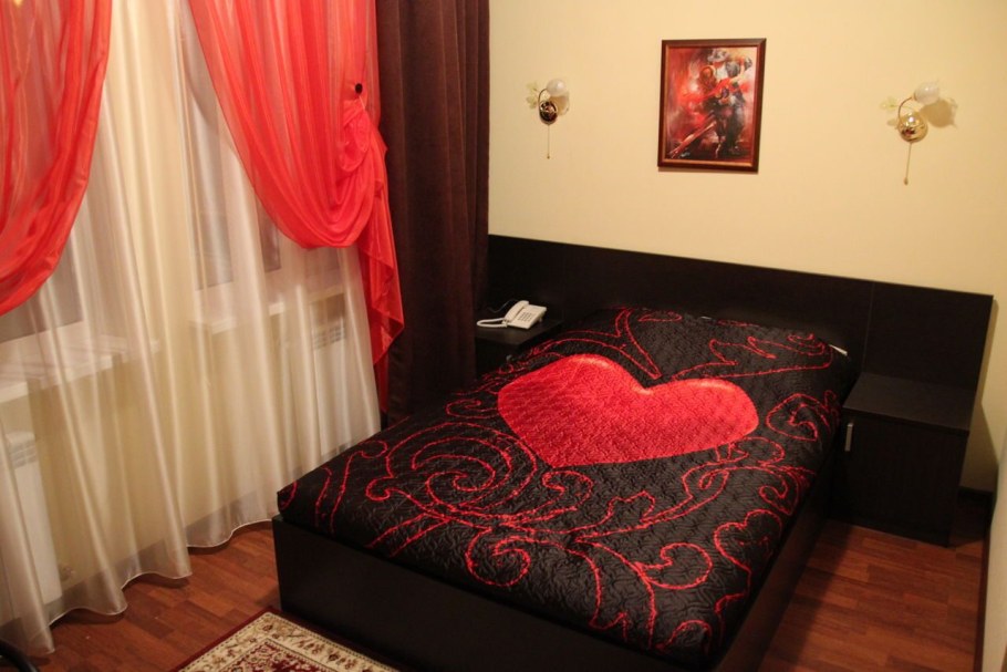 Мэриан Холл