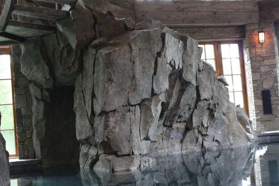 Арт-бетон камень скала водопад