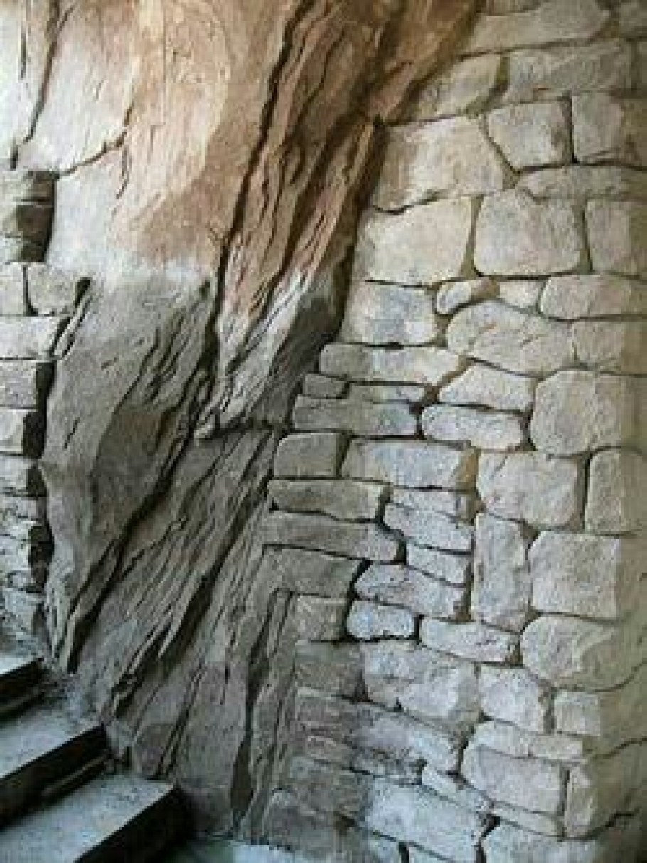 Имитация скалы