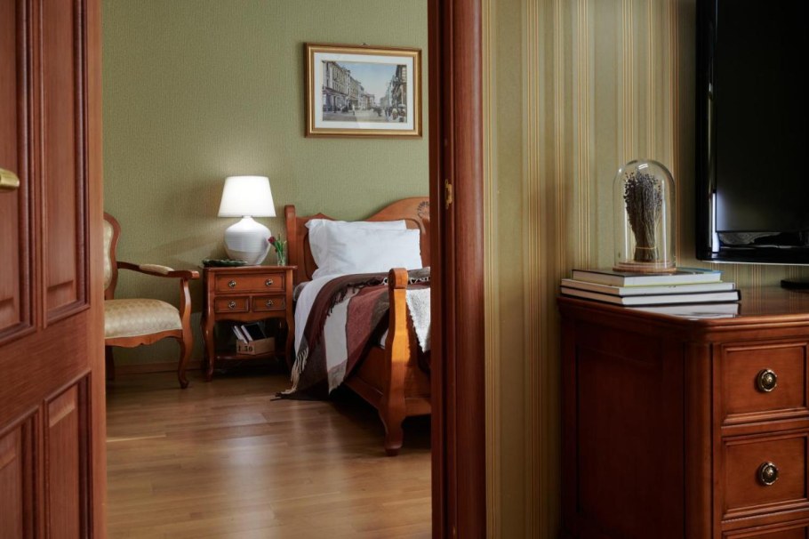 Azimut отель Ярославль 4 4,4