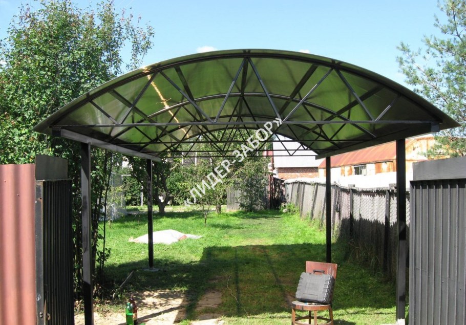 Арочный навес из поликарбоната