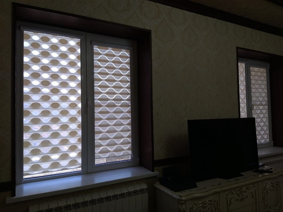 Рулонные шторы день-ночь ромб