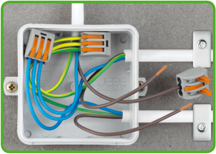 Клеммники ваго в распаечной коробке