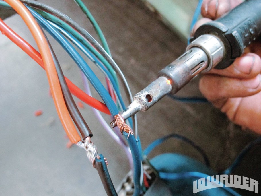 Пайка соединений проводов 3х25мм