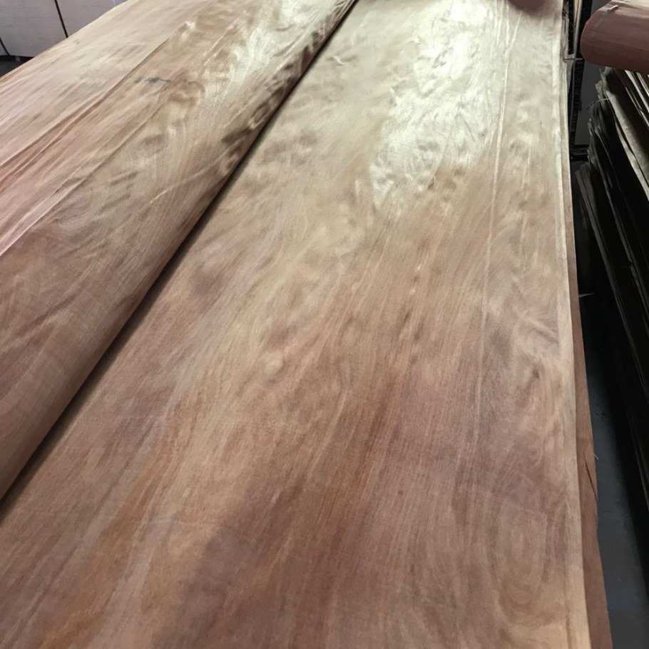 Шпон береза Пламенная