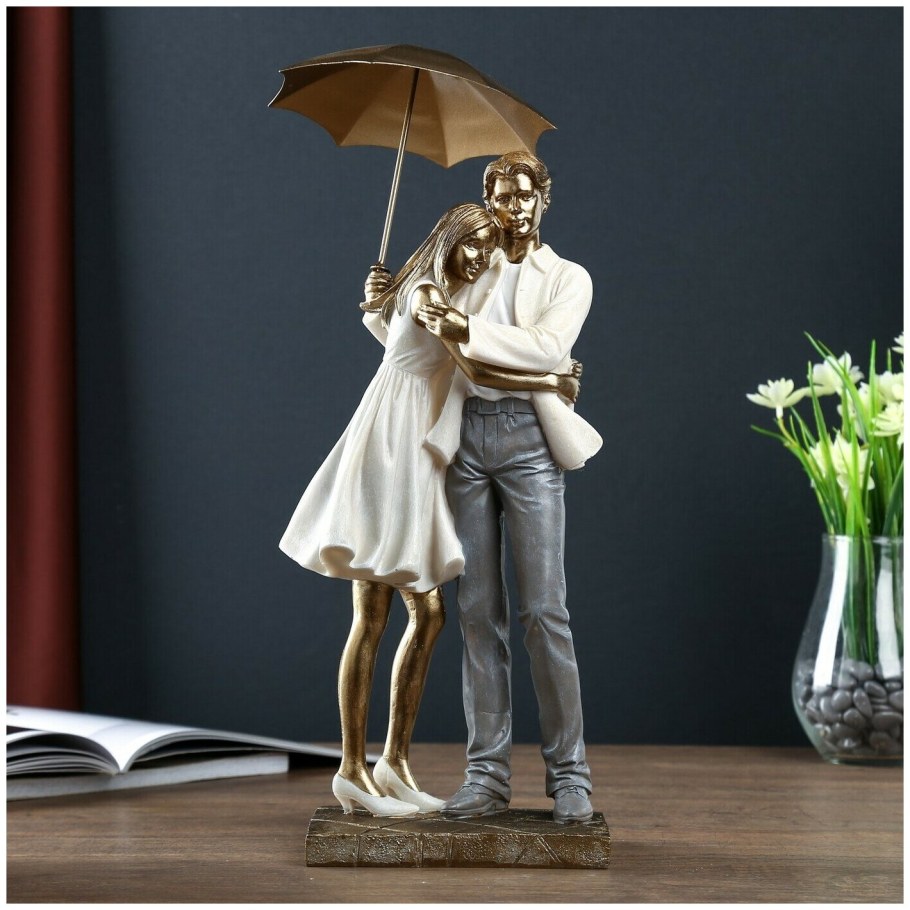 Романтические статуэтки