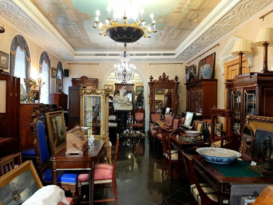 Антикварный салон в Питере