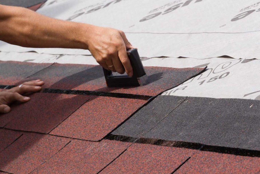 Монтаж гибкой кровли