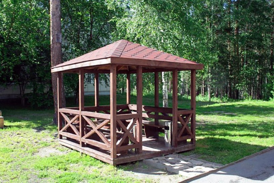 Деревянная беседка Роял Марин
