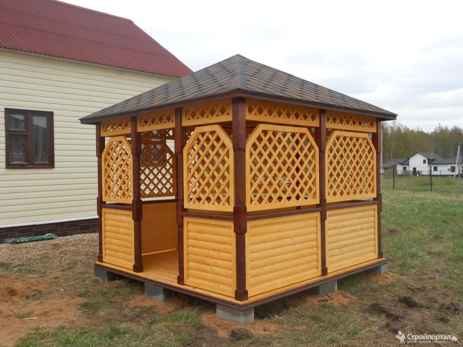 Беседка квадратная деревянная