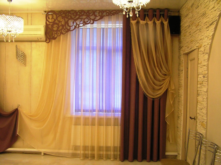 Ассиметричные шторы в гостиную