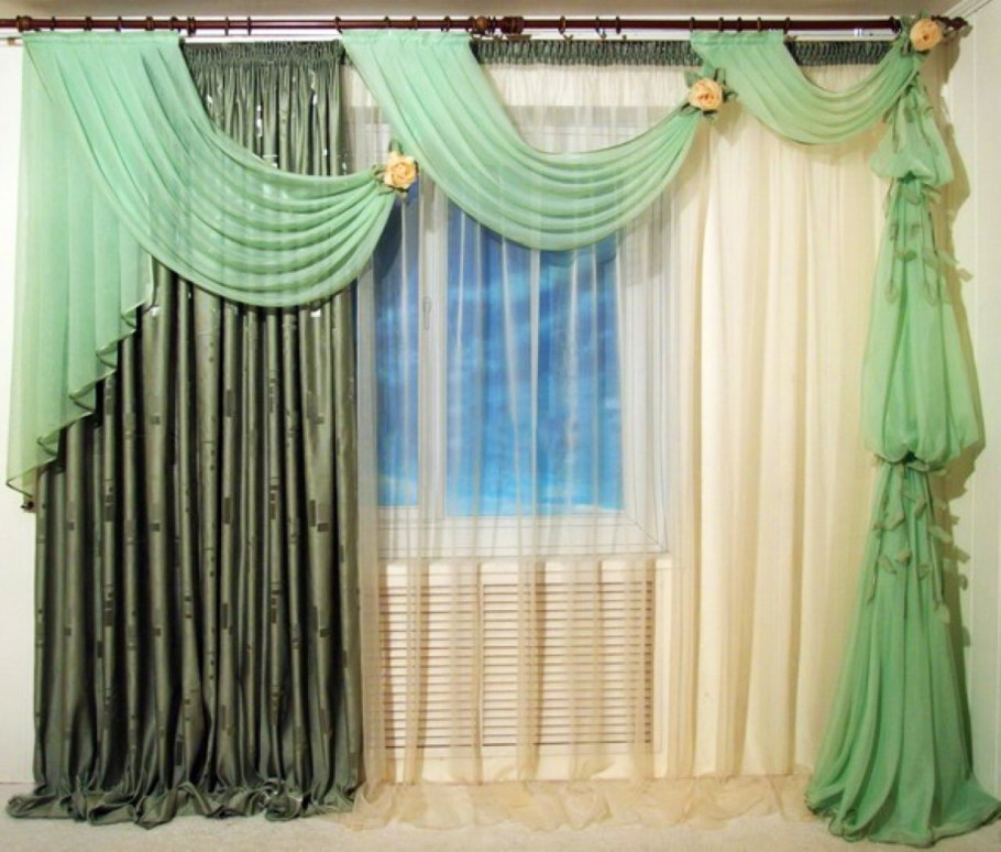 Зеленые шторы с ламбрекеном