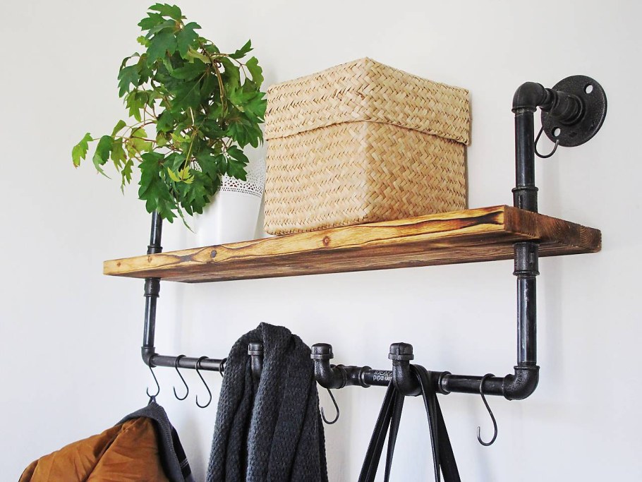 Вешалка из дерева лофт