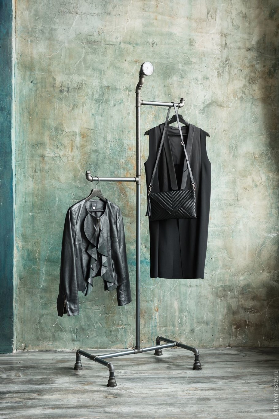 Рейл вешалка лофт