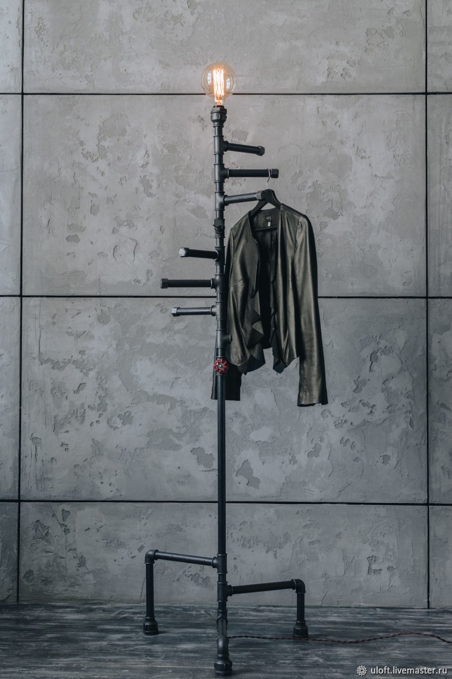 Вешалка настенная лофт пайп