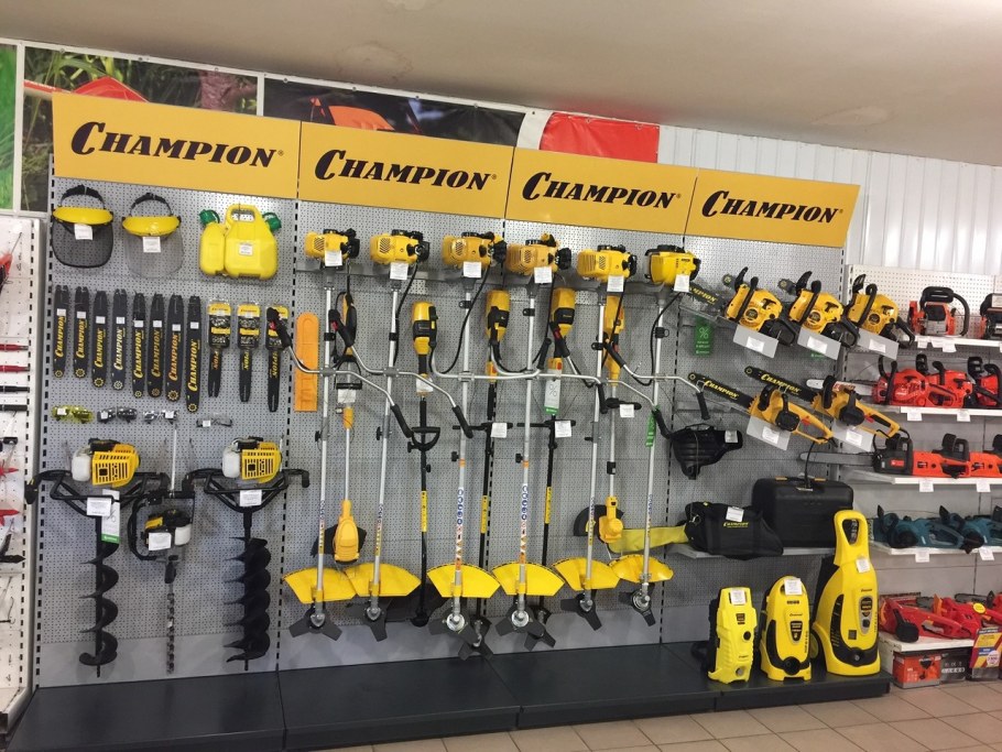 Витрина для инструмента