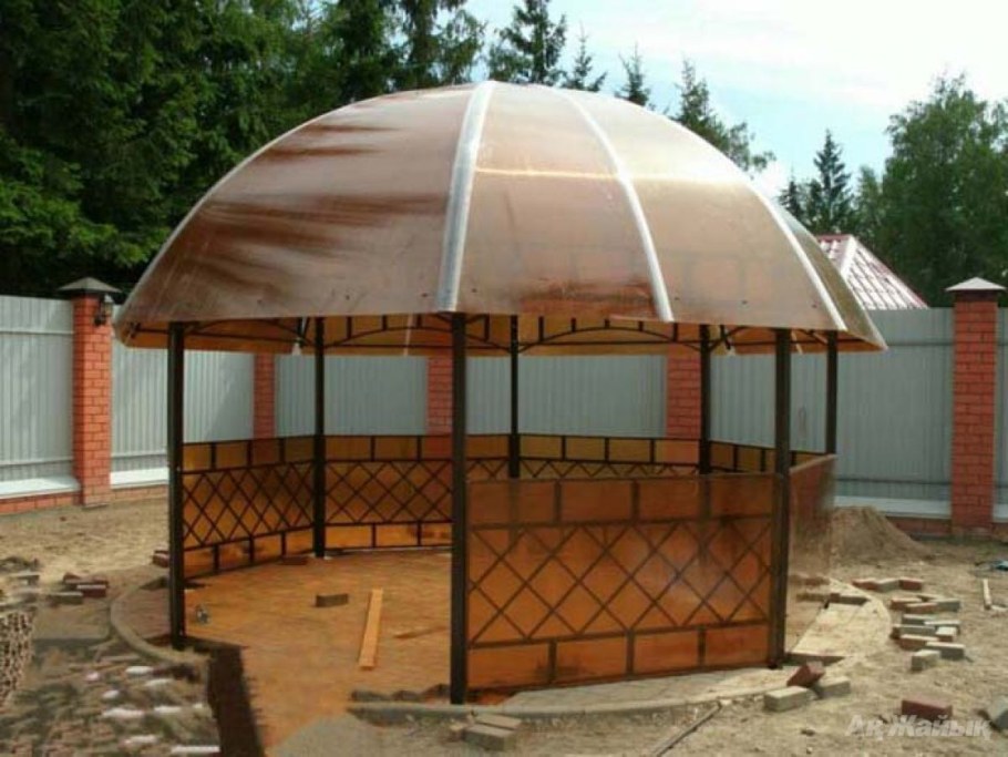 Монолитный поликарбонат беседка