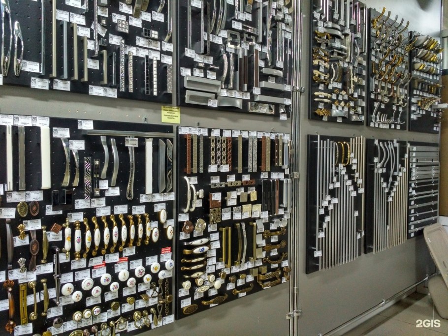 Витрина для мебельной фурнитуры