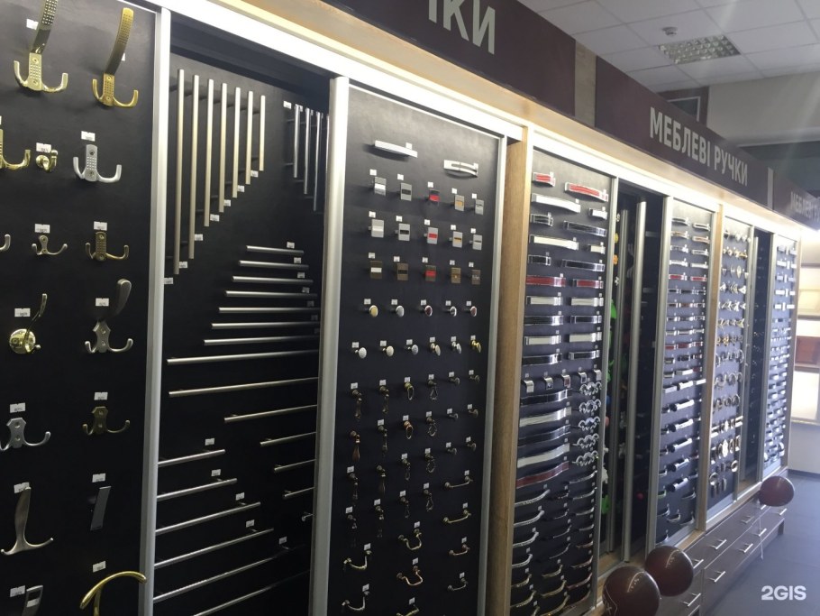 Витрина для мебельной фурнитуры