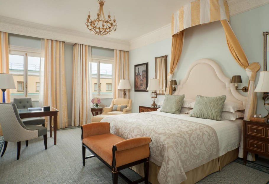 4 Seasons Санкт-Петербург отель