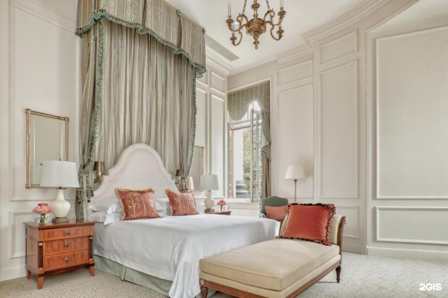 Отель four Seasons Lion Palace