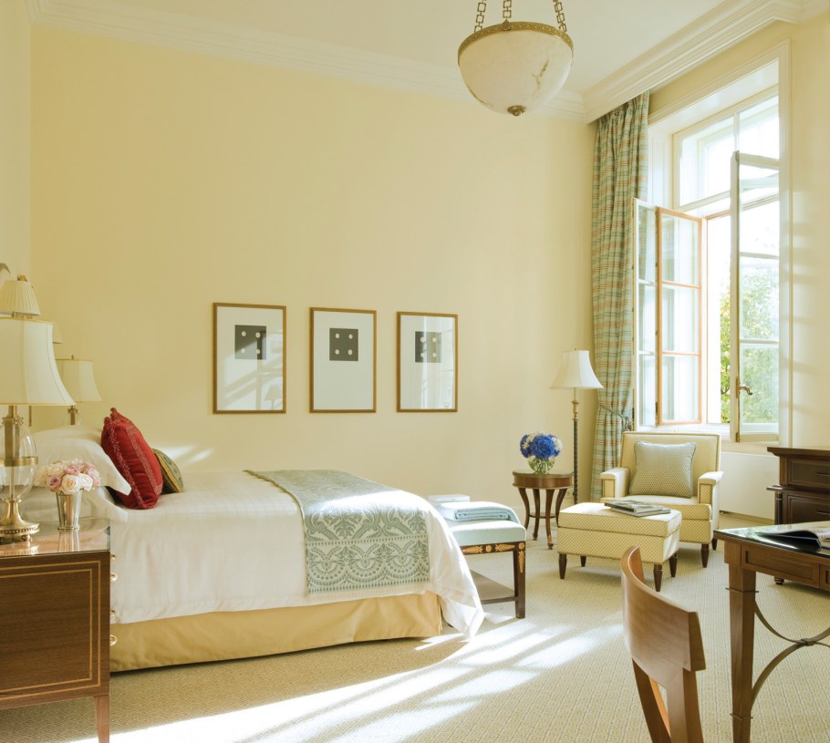 Отель four Seasons Lion Palace