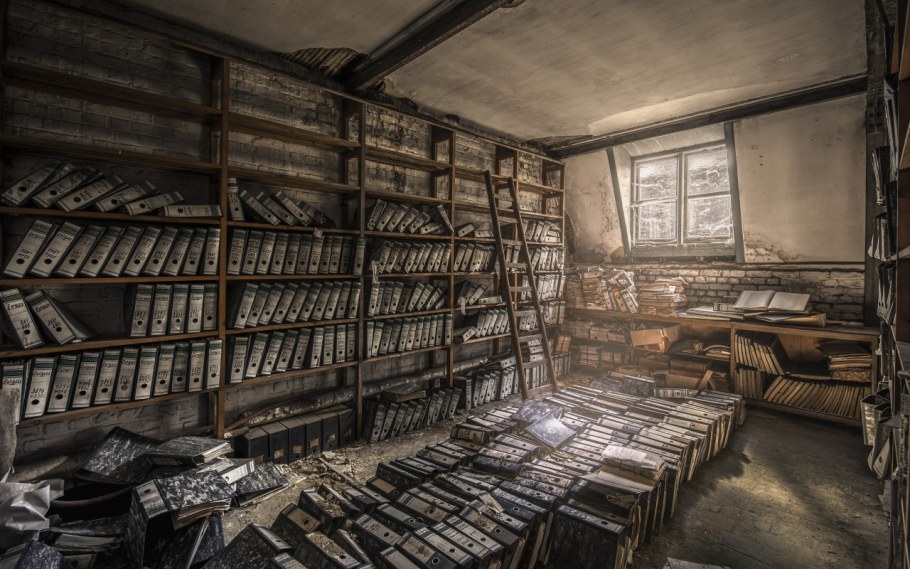 Старинный архив