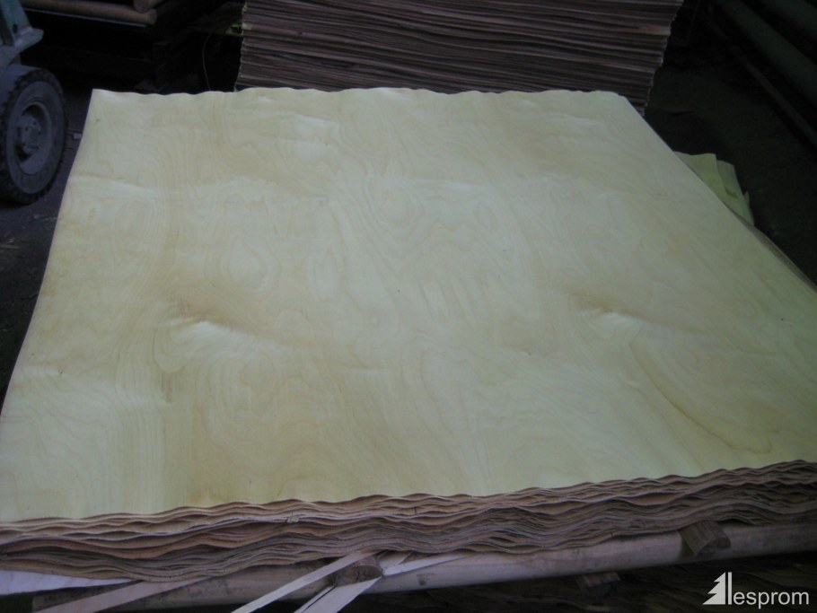 Шпон берёзовый лущеный 1.5