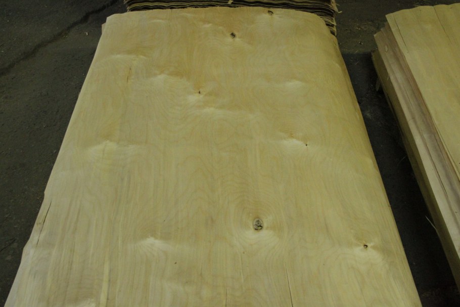 Шпон берёзовый лущеный 1.5