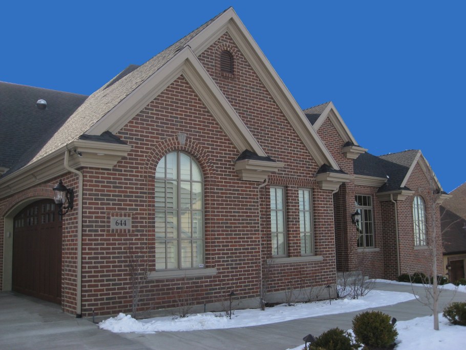 Кирпичный фронтон Браер