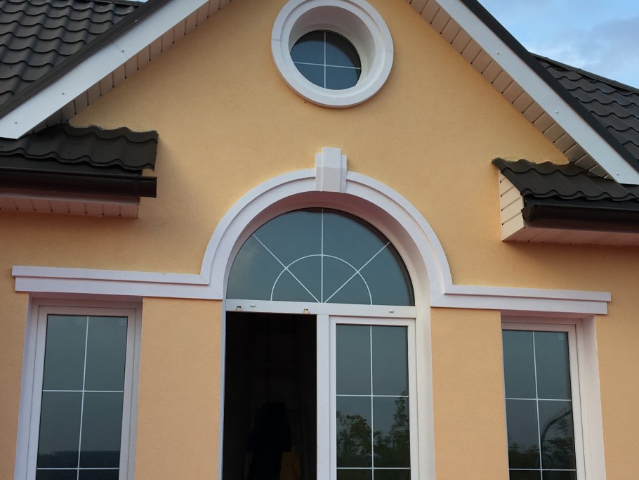 Отделка арочных окон снаружи