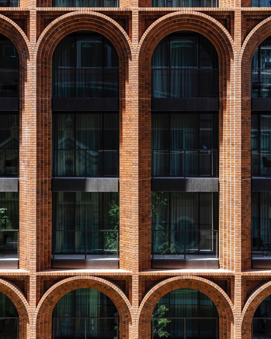 Современные кирпичные здания