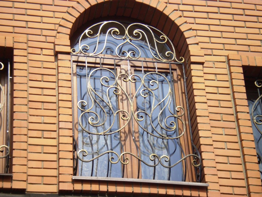 Кованые решетки на окна