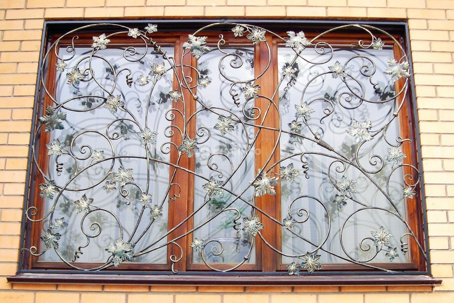 Кованые решетки на окна