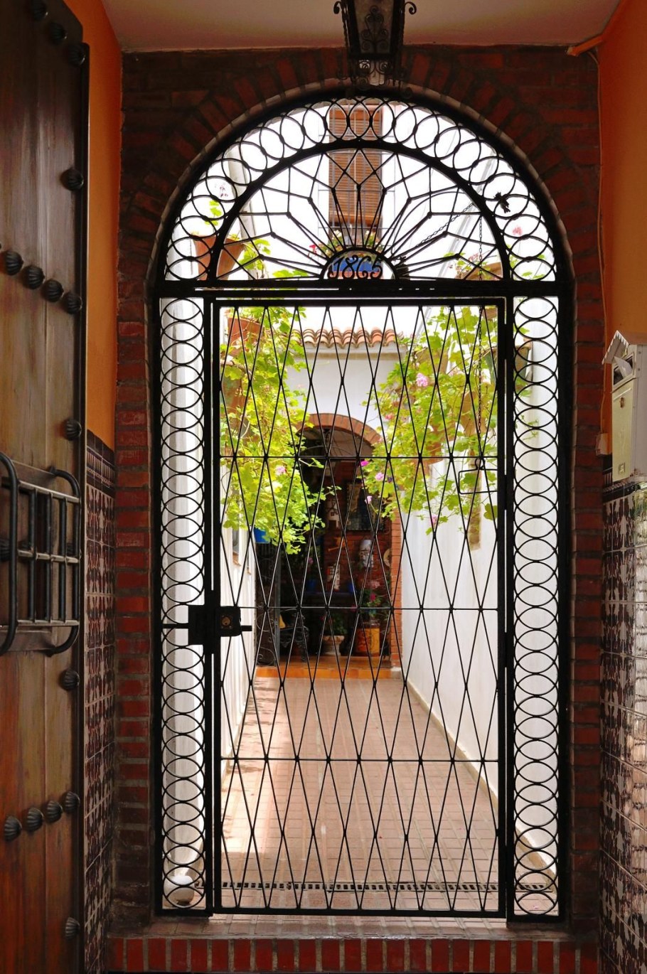 Кованая решетчатая дверь