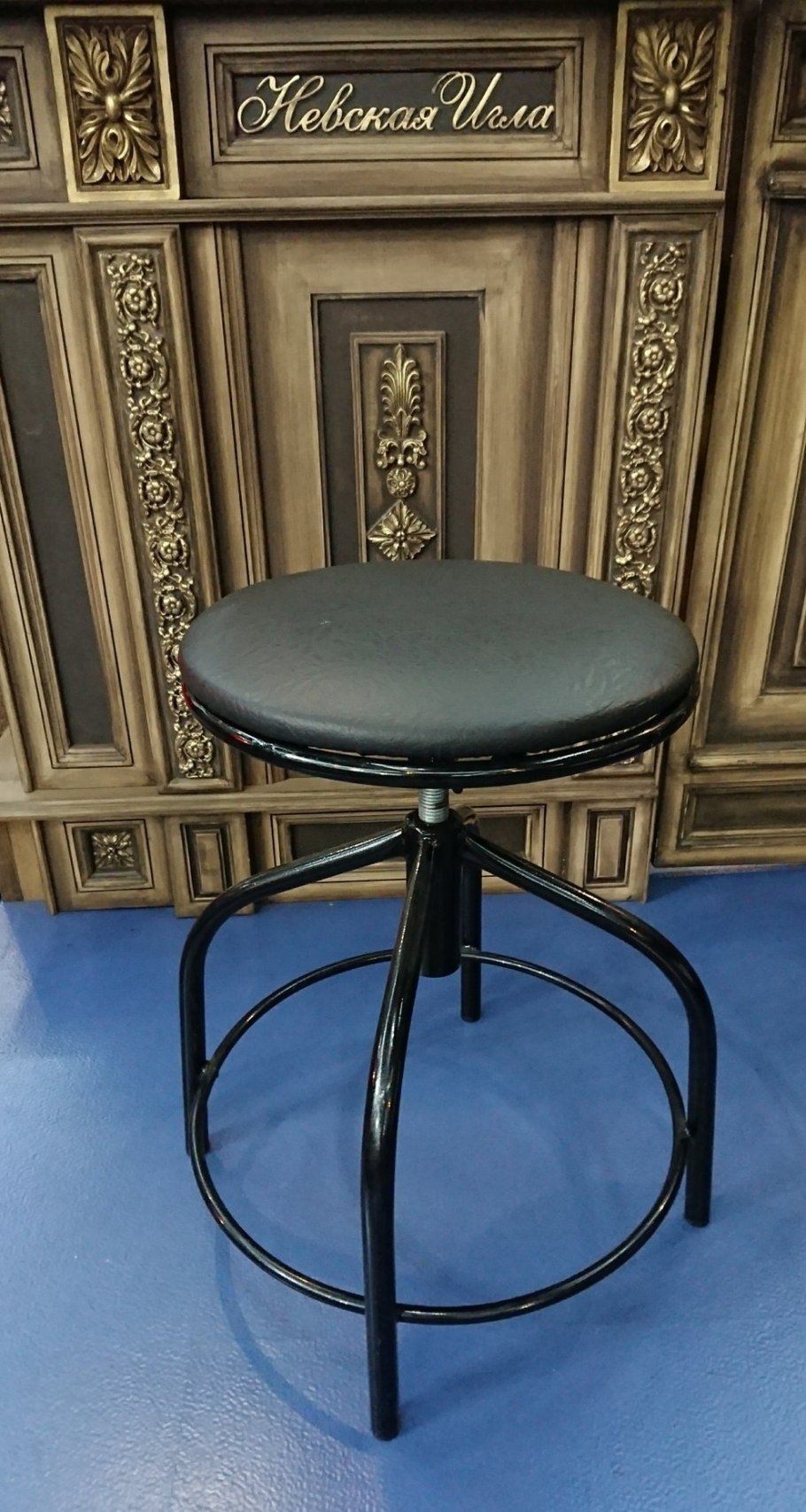 Табурет для швеи