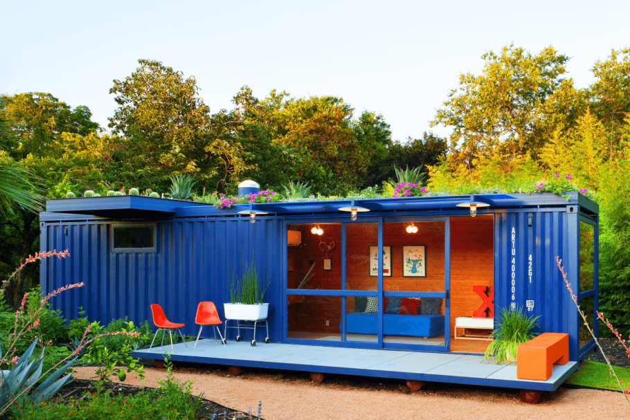Дачный домик из контейнера