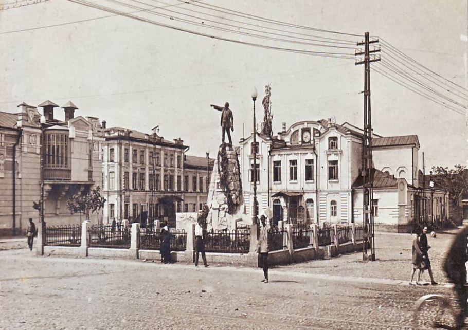 Дом офицеров Владикавказ площадь Ленина