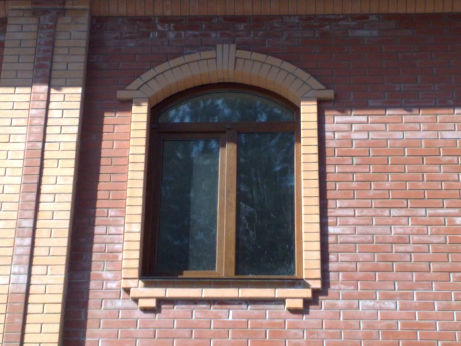 Обрамление оконных проемов кирпичом