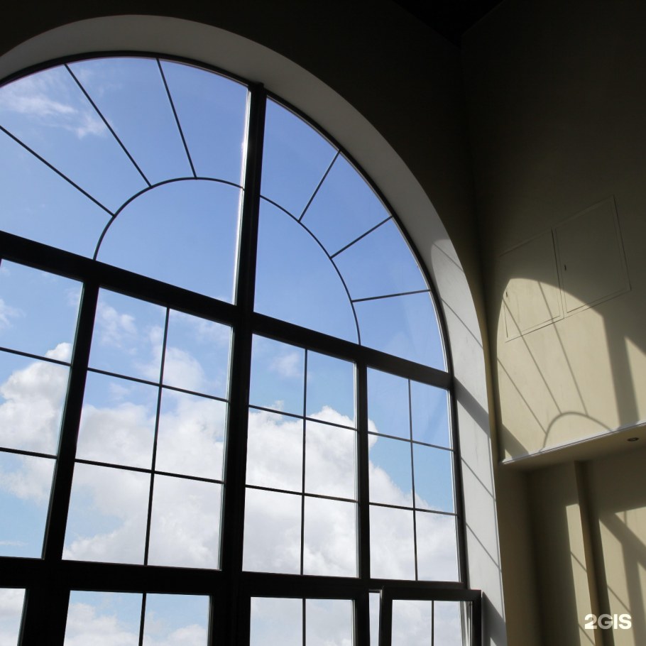 Панорамное окно арка