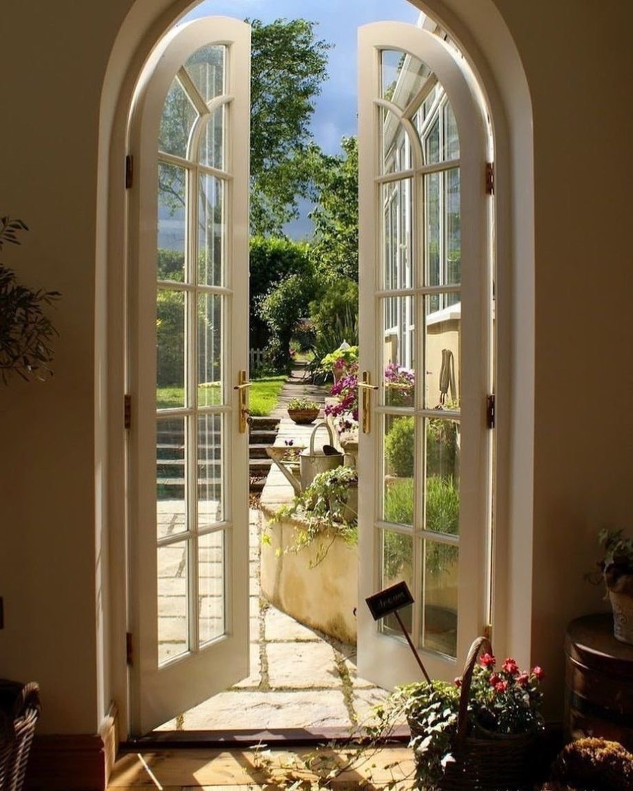 Арочное французское окно