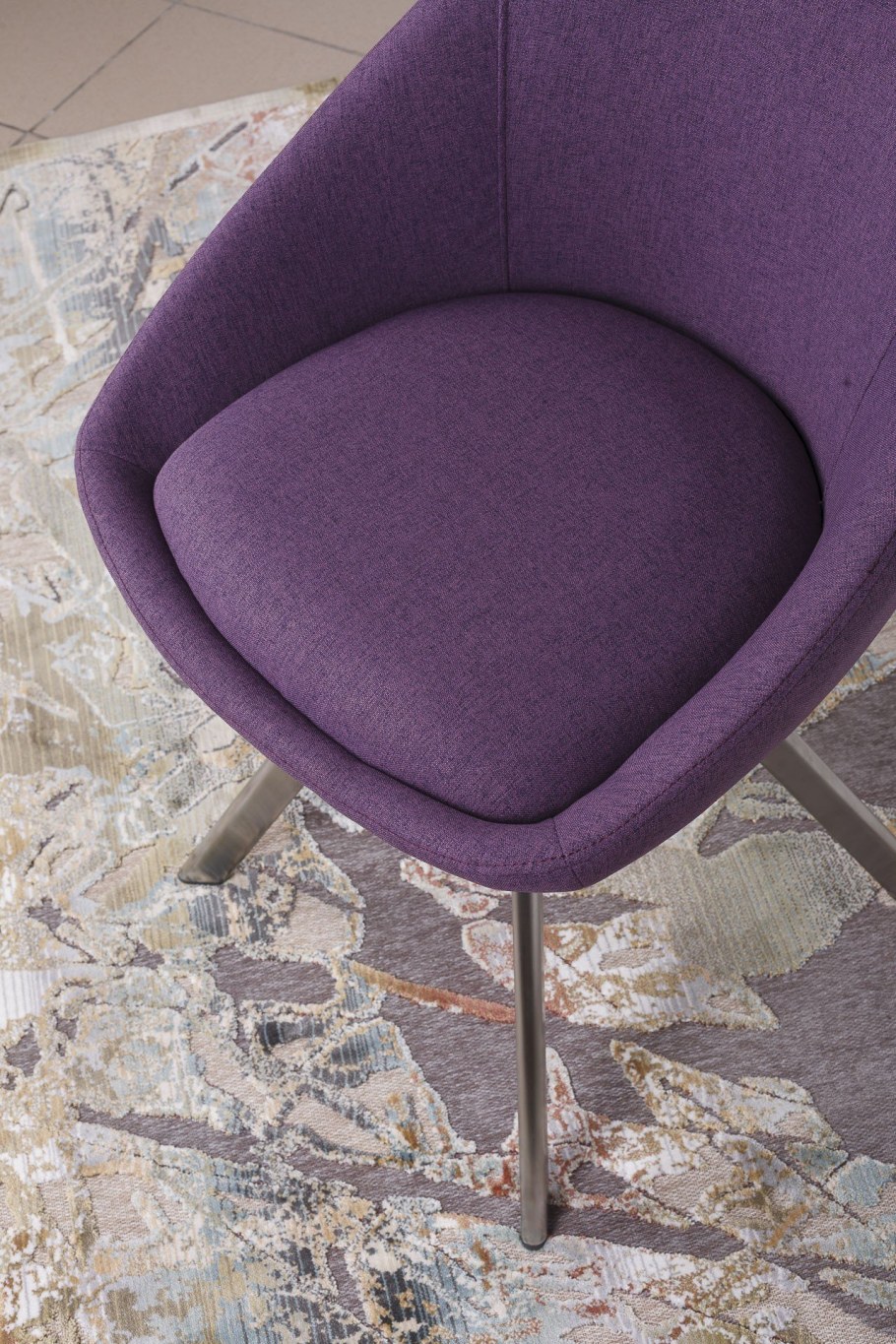 Стул сиреневый