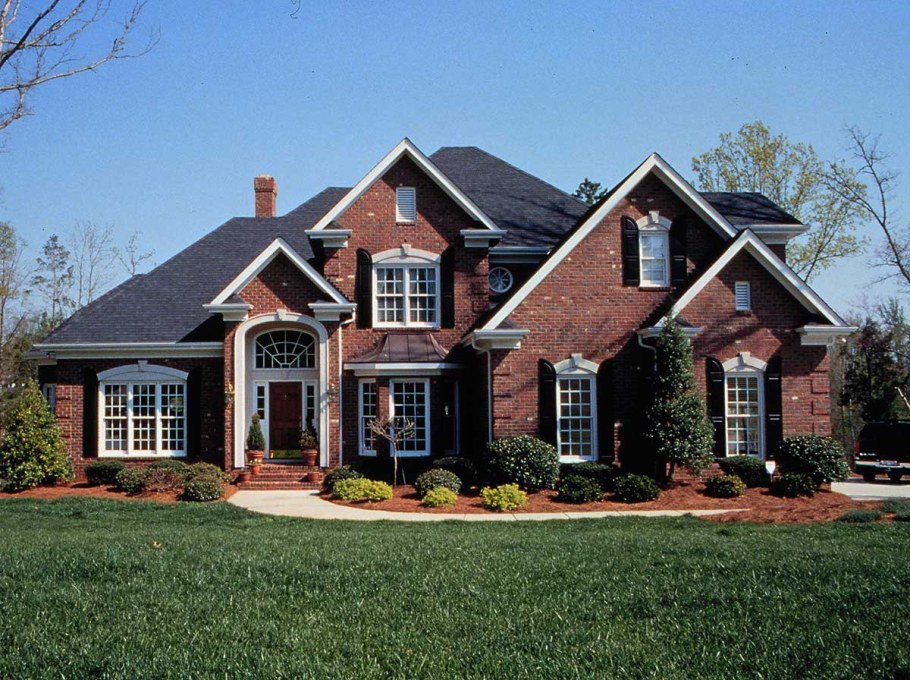 Дом в американском стиле из кирпича