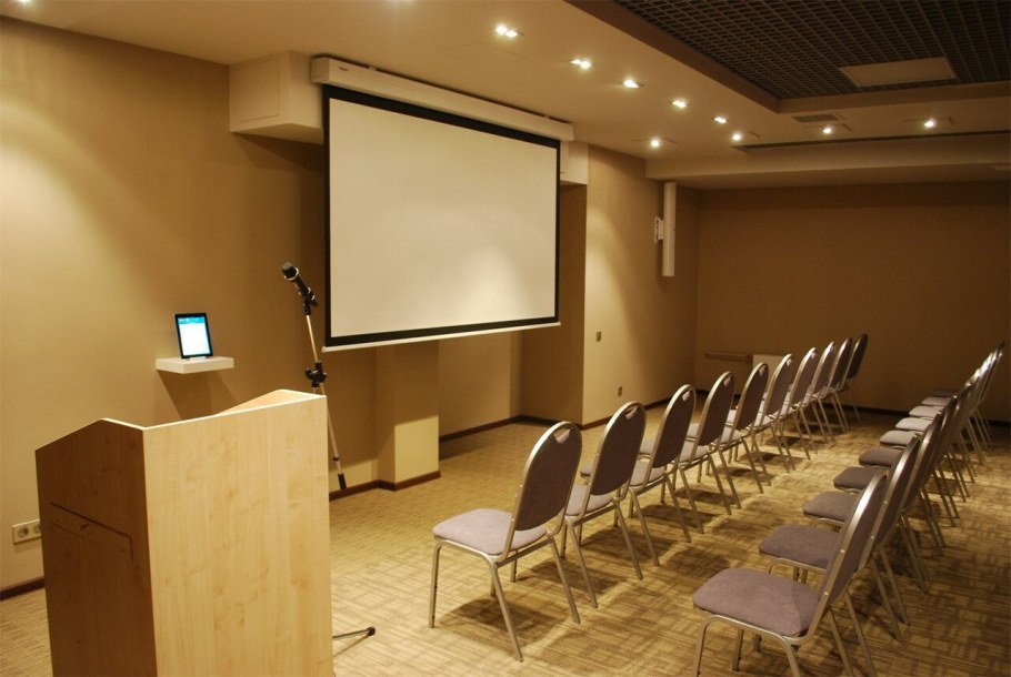 Гостиница Октябрьская большой конференц-зал