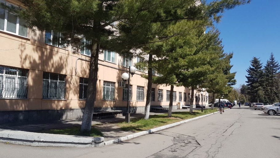 Улица Барбашова во Владикавказе больница