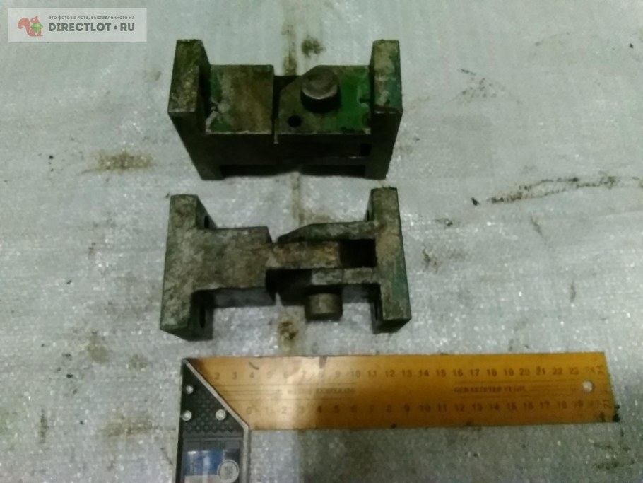 Фиксатор осей шарниров от поворота на погрузчике